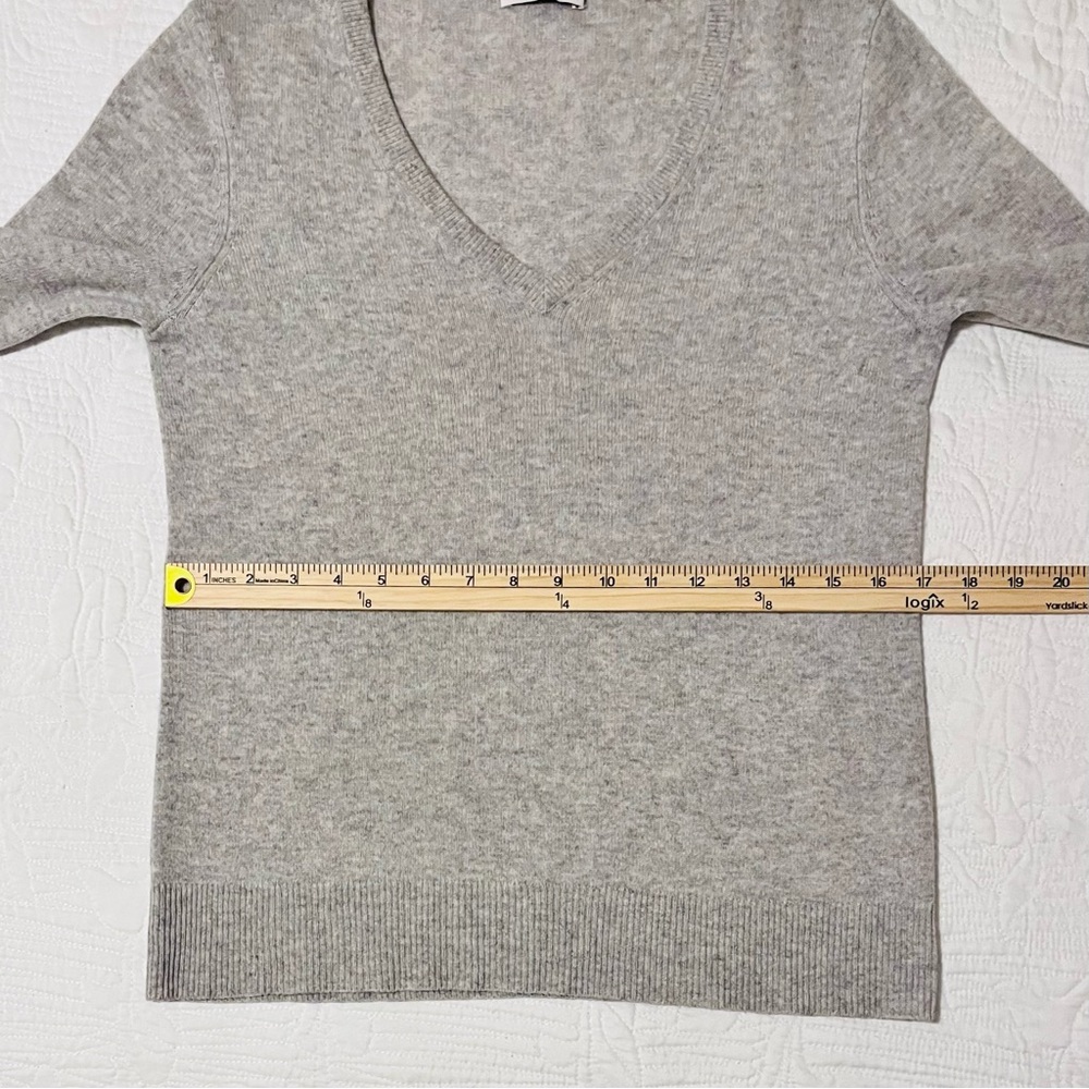 Equipment Femme Cecile 100% Cashmere V Neck Sweater Gray XS Quiet Luxury - Picture 9 of 14